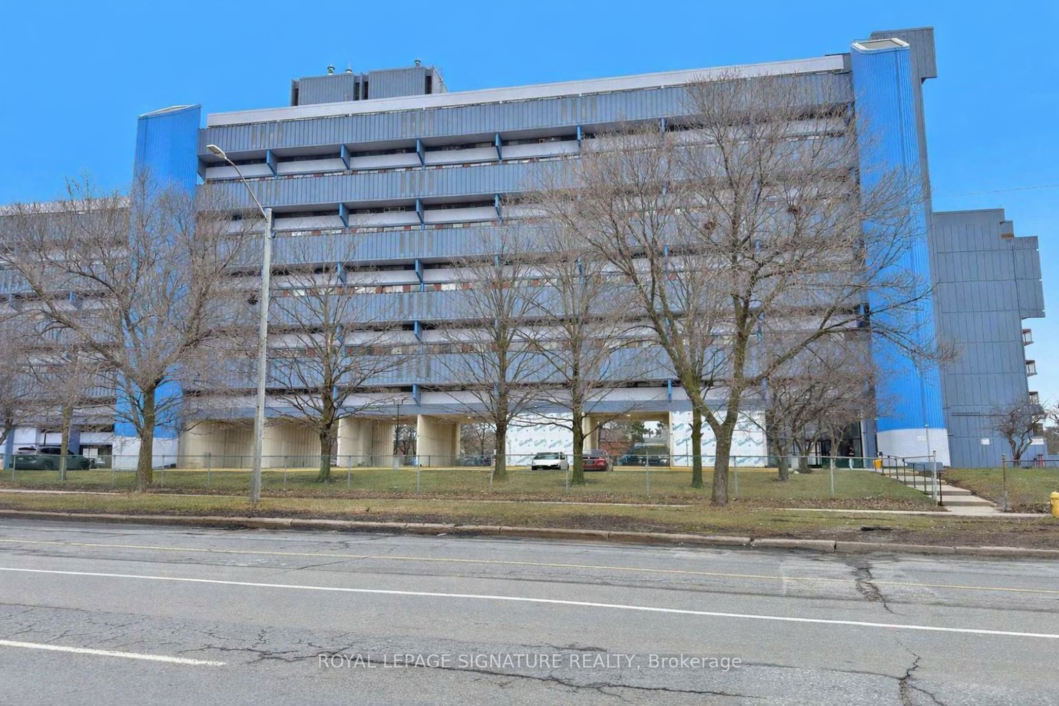 819-4645 Jane Street, Toronto, ON, M3N 2K9