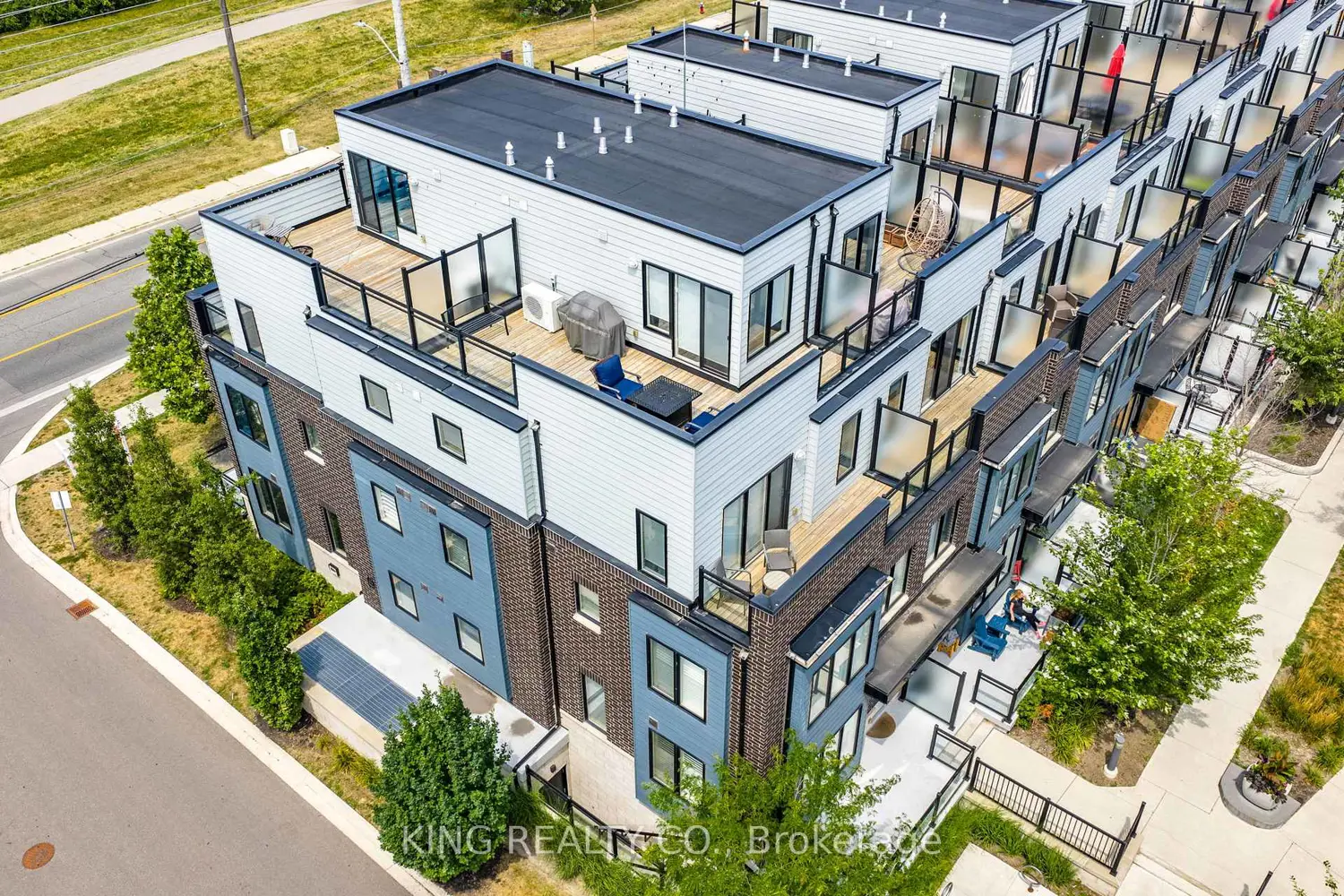 Additional image 16 of 2212 Bromsgrove Road 10