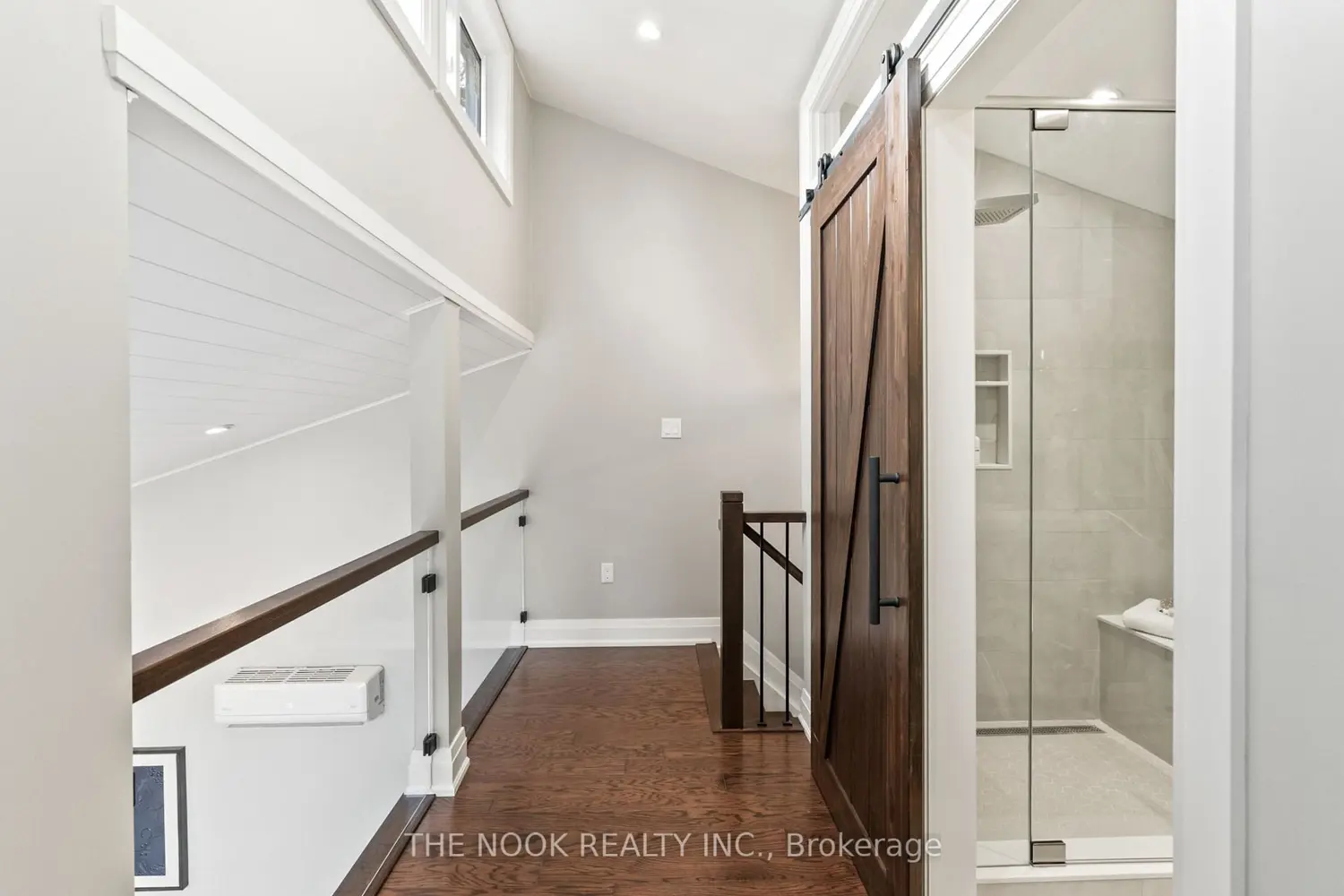 Additional image 8 of 55 Honey's Beach Road