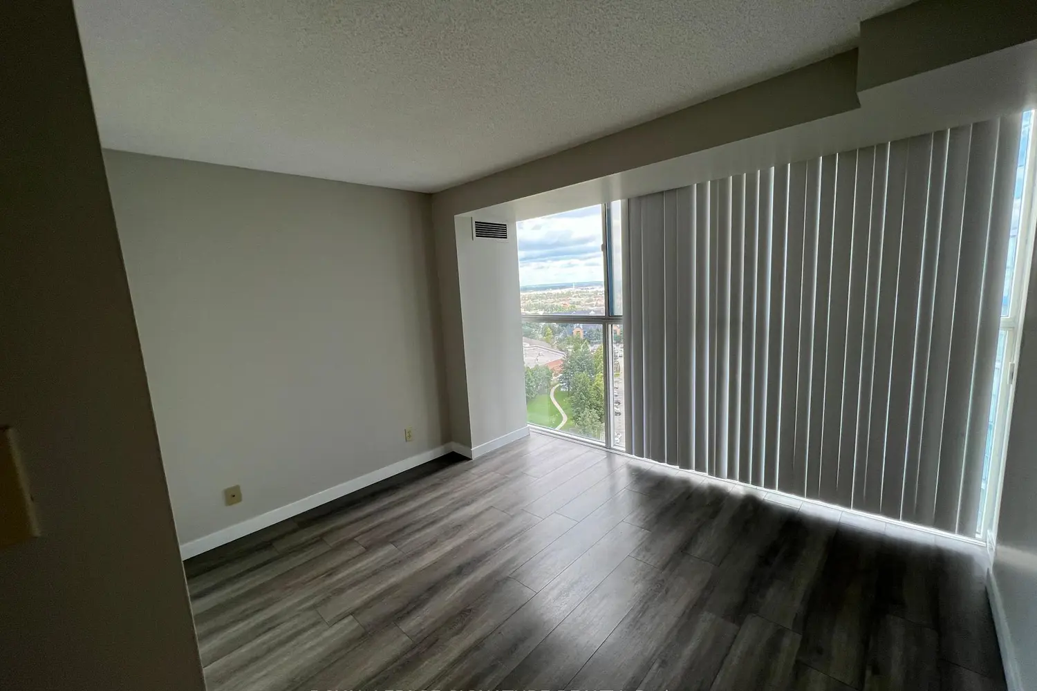 Additional image 9 of 25 Trailwood Drive 1606