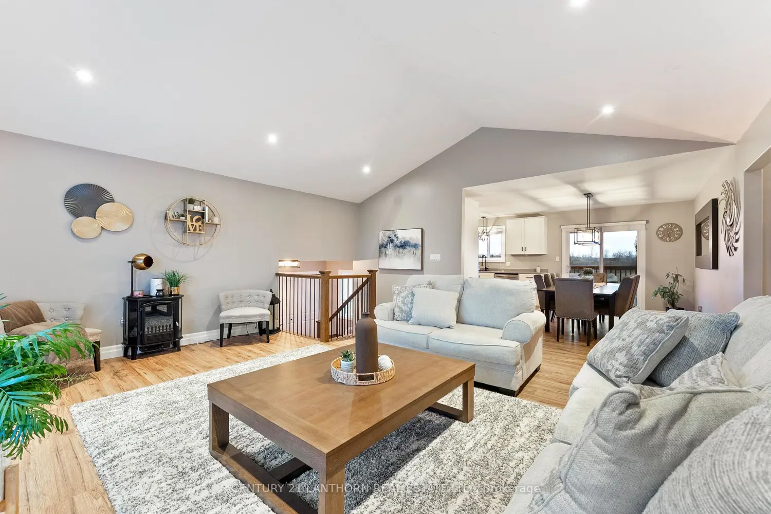 20846 Loyalist Parkway photo 2