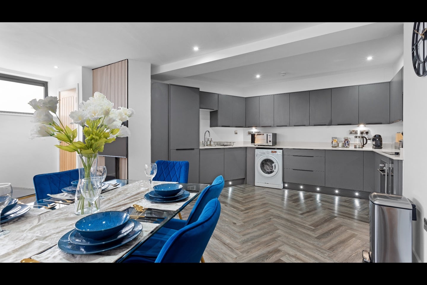 2 Bed Flat, The Hallmark, B19, N1 7GU