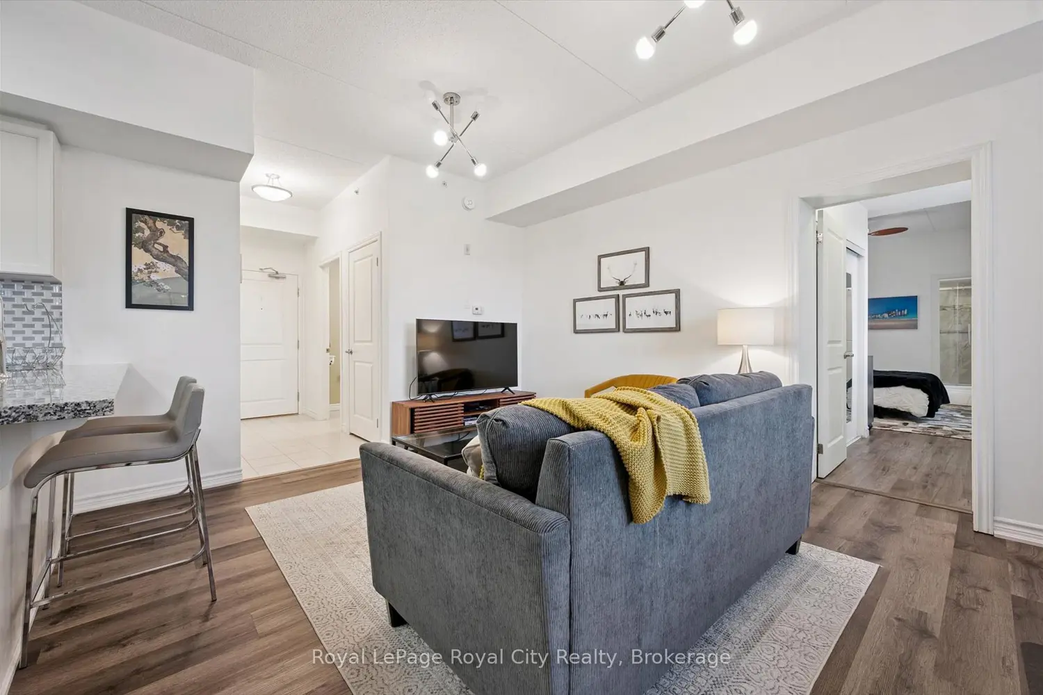 Additional image 9 of 1077 Gordon Street 228