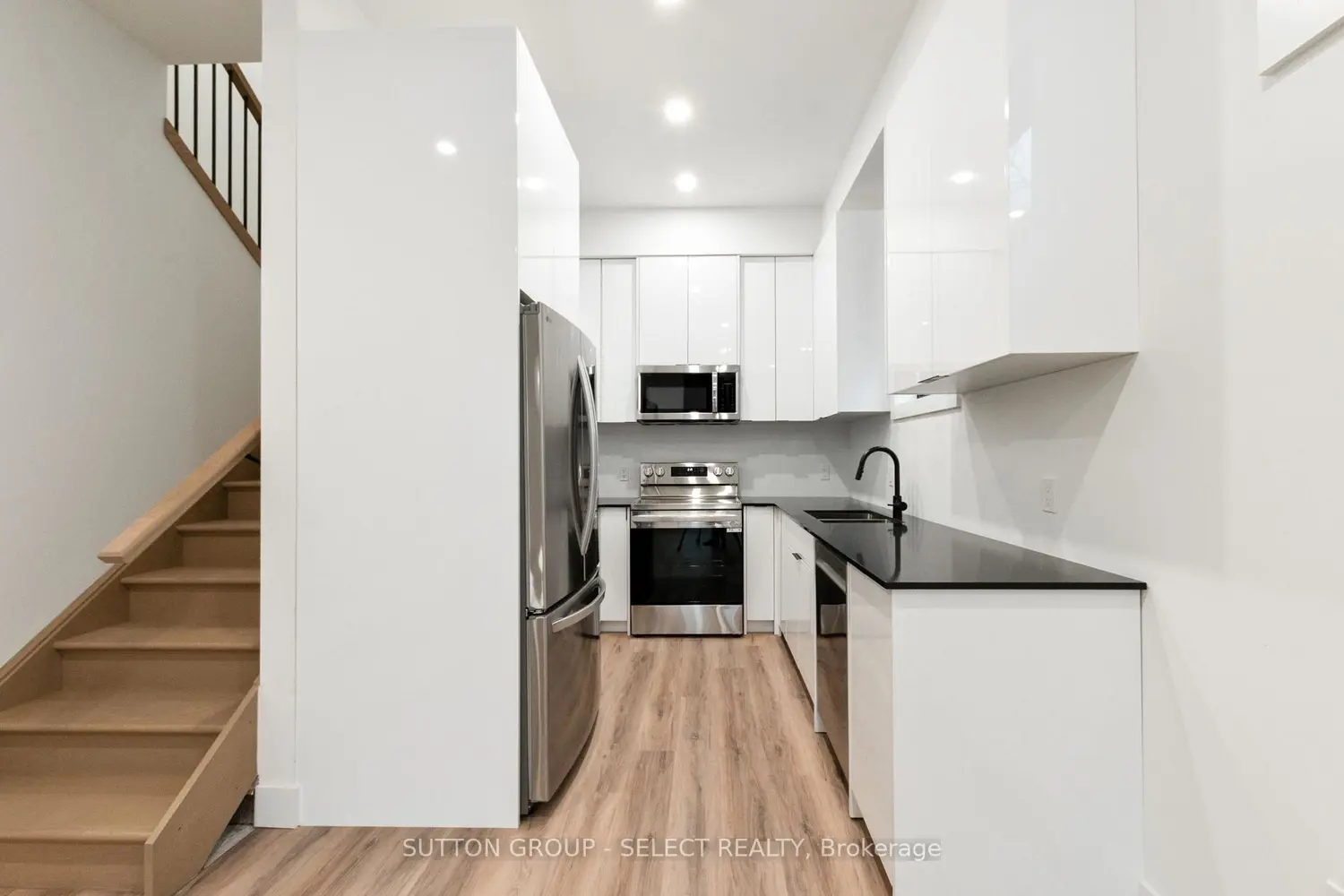 Additional image 4 of 822 Maitland Street