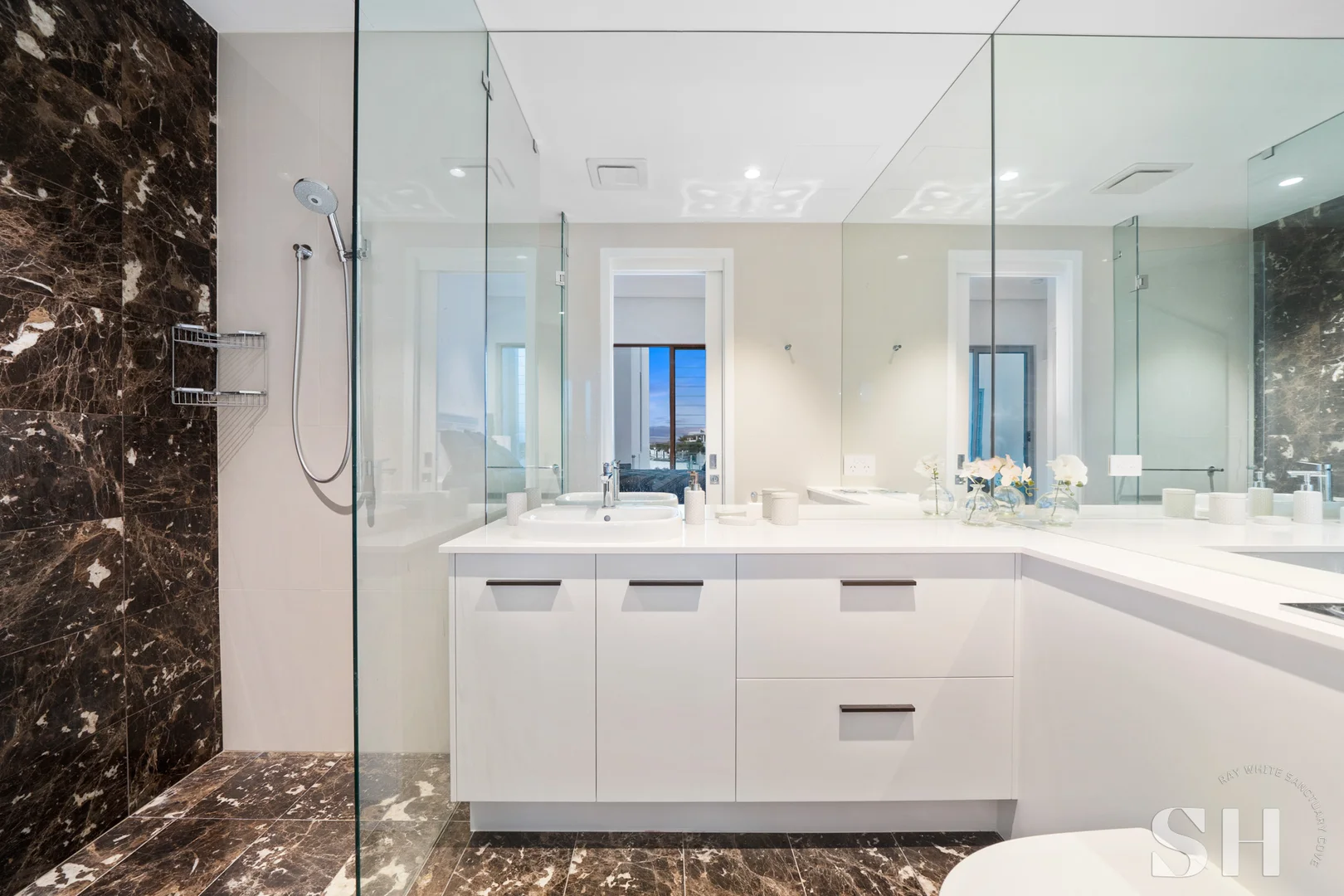 Additional image 17 of 1019 Edgecliff Drive, Sanctuary Cove QLD 4212