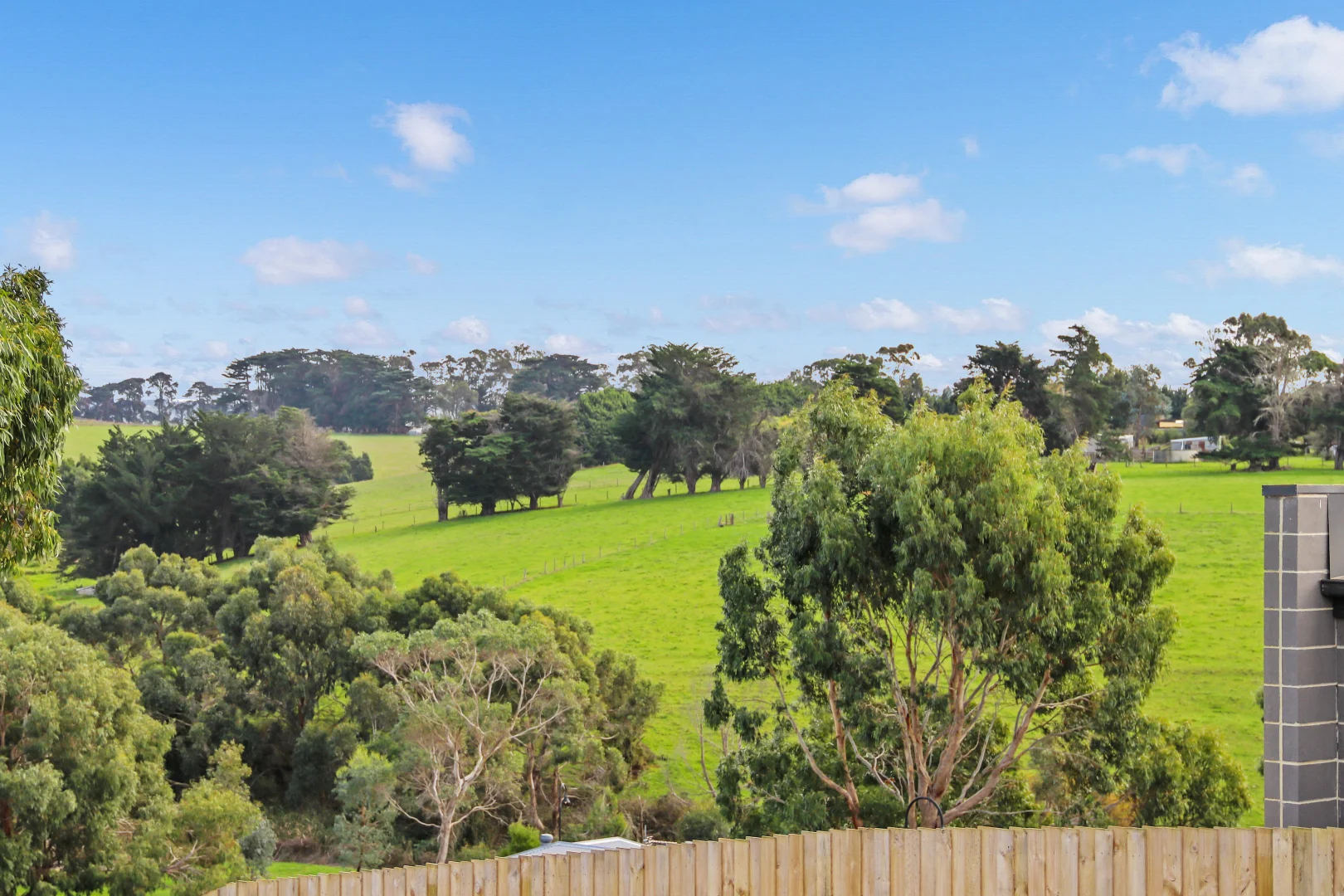 Additional image 3 of 24 Royal Place, Leongatha VIC 3953