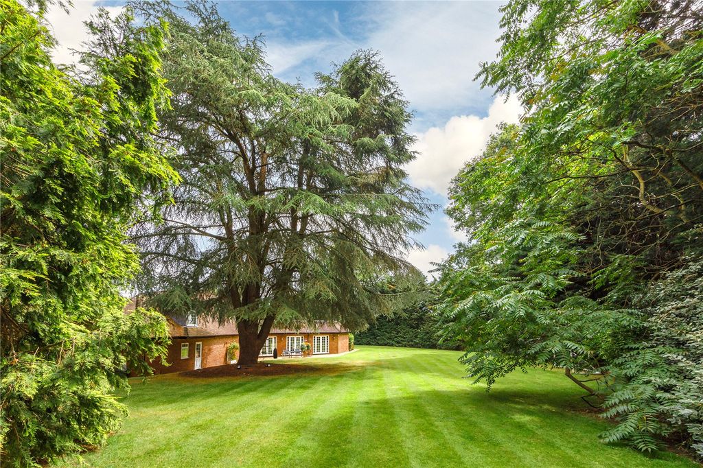 Additional image 23 of 7 bed detached house for saleThe Leys, Loom Lane, Radlett, Hertfordshire WD7