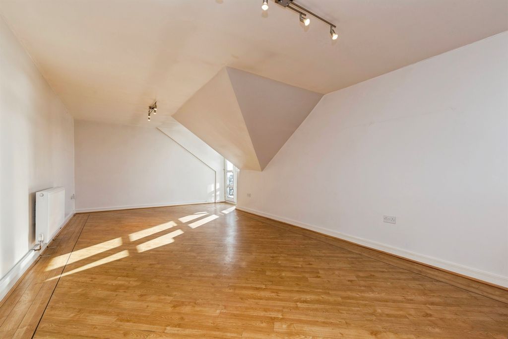 2 bed flat for saleMariners Point, Hartlepool TS24 photo 3
