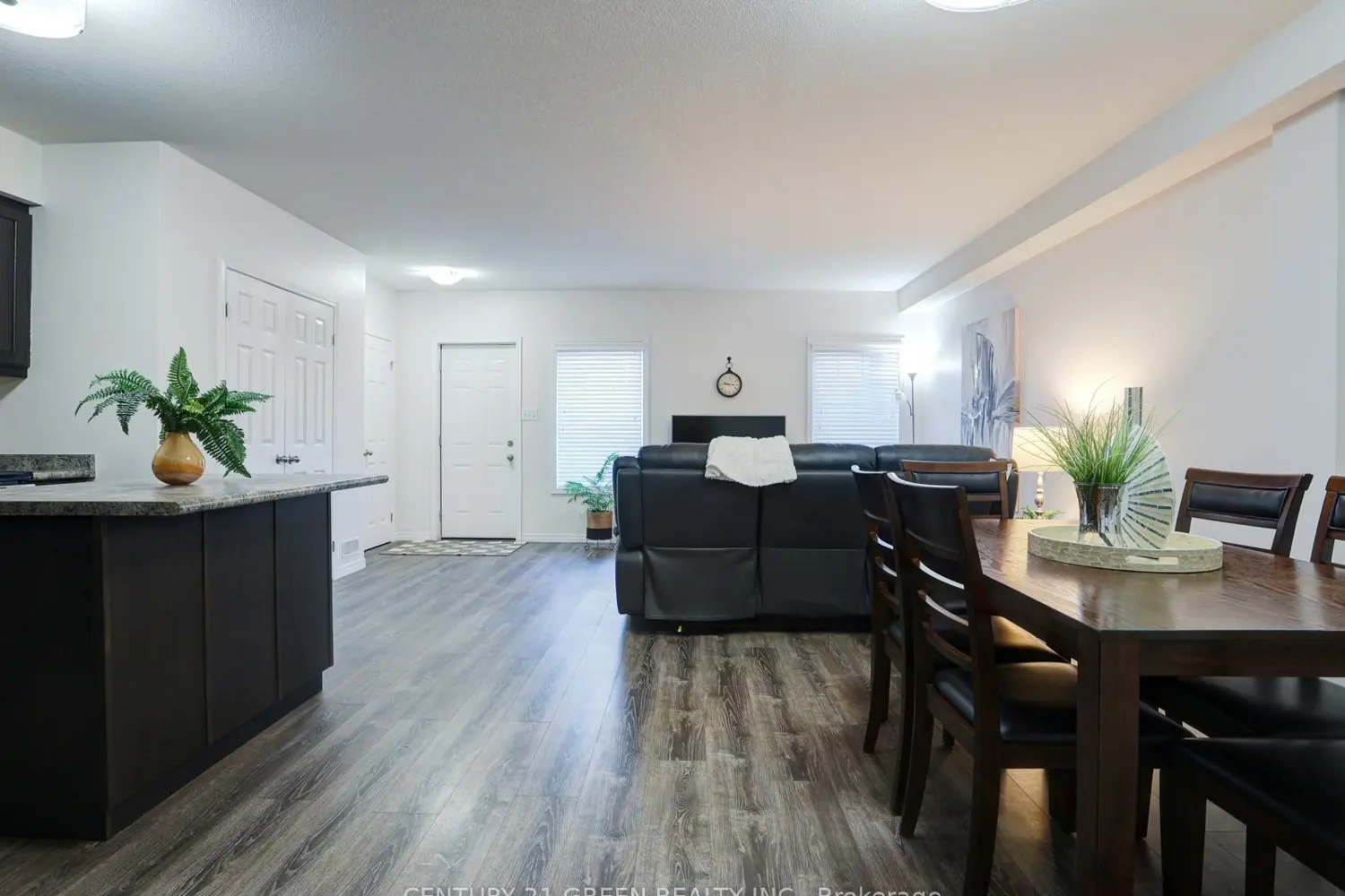 Additional image 15 of 1989 Ottawa Street 23G