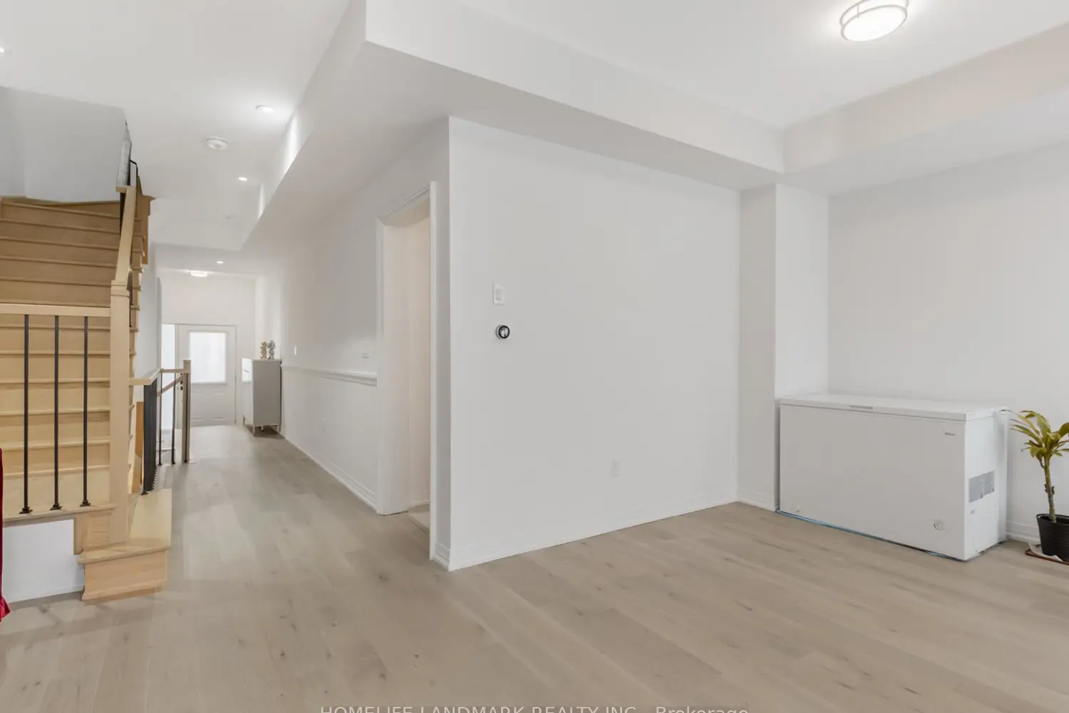 Additional image 4 of 9092 Woodbine Avenue