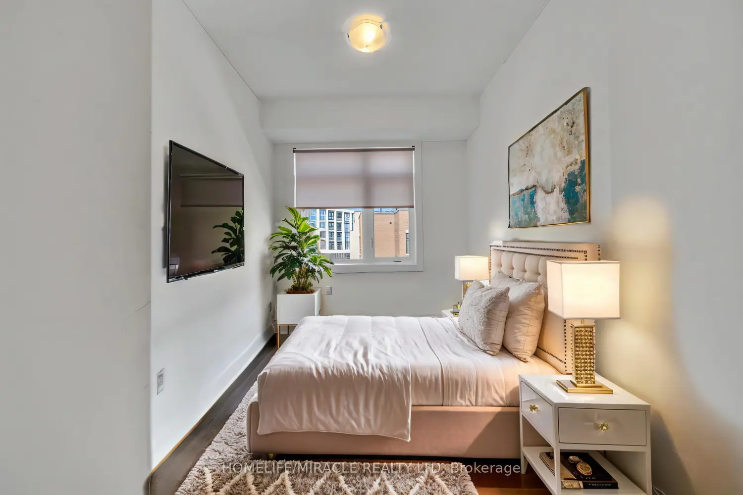 Additional image 11 of 1062 Douglas Mccurdy Common 230