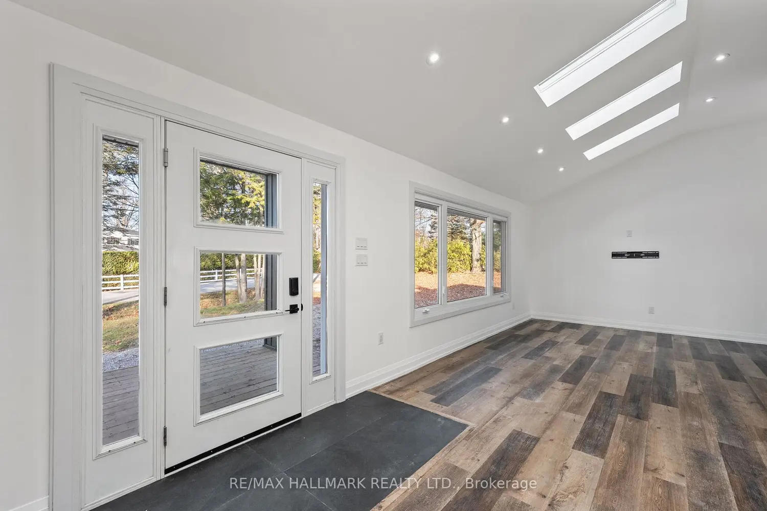 Additional image 13 of 43 Lakeside Drive