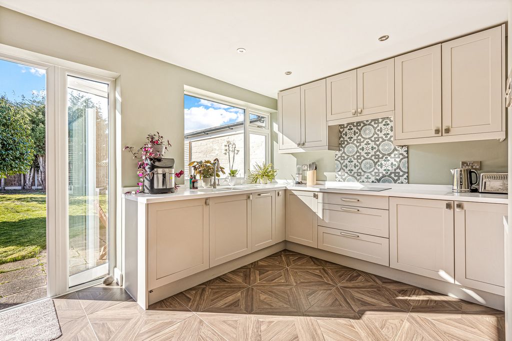 Additional image 8 of 2 bed detached bungalow for saleTorcross Close, Glenfield LE3