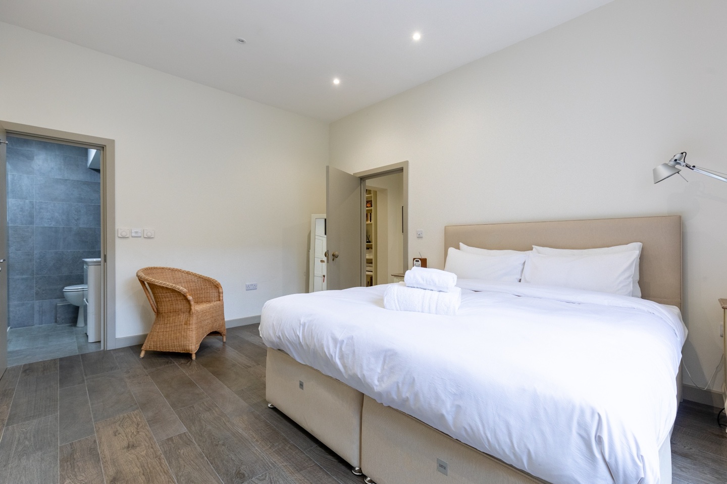 Additional image 2 of 2 Bed Flat, Linden Gardens, W2, N1 7GU