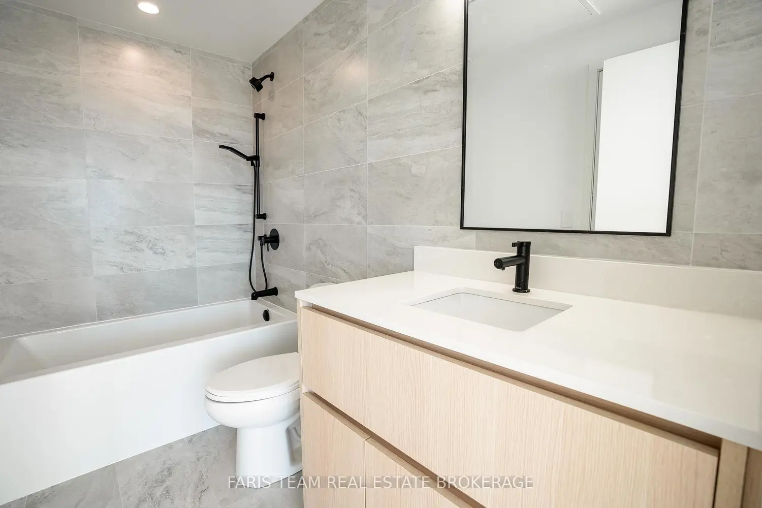 Additional image 11 of 31 Huron Street 216