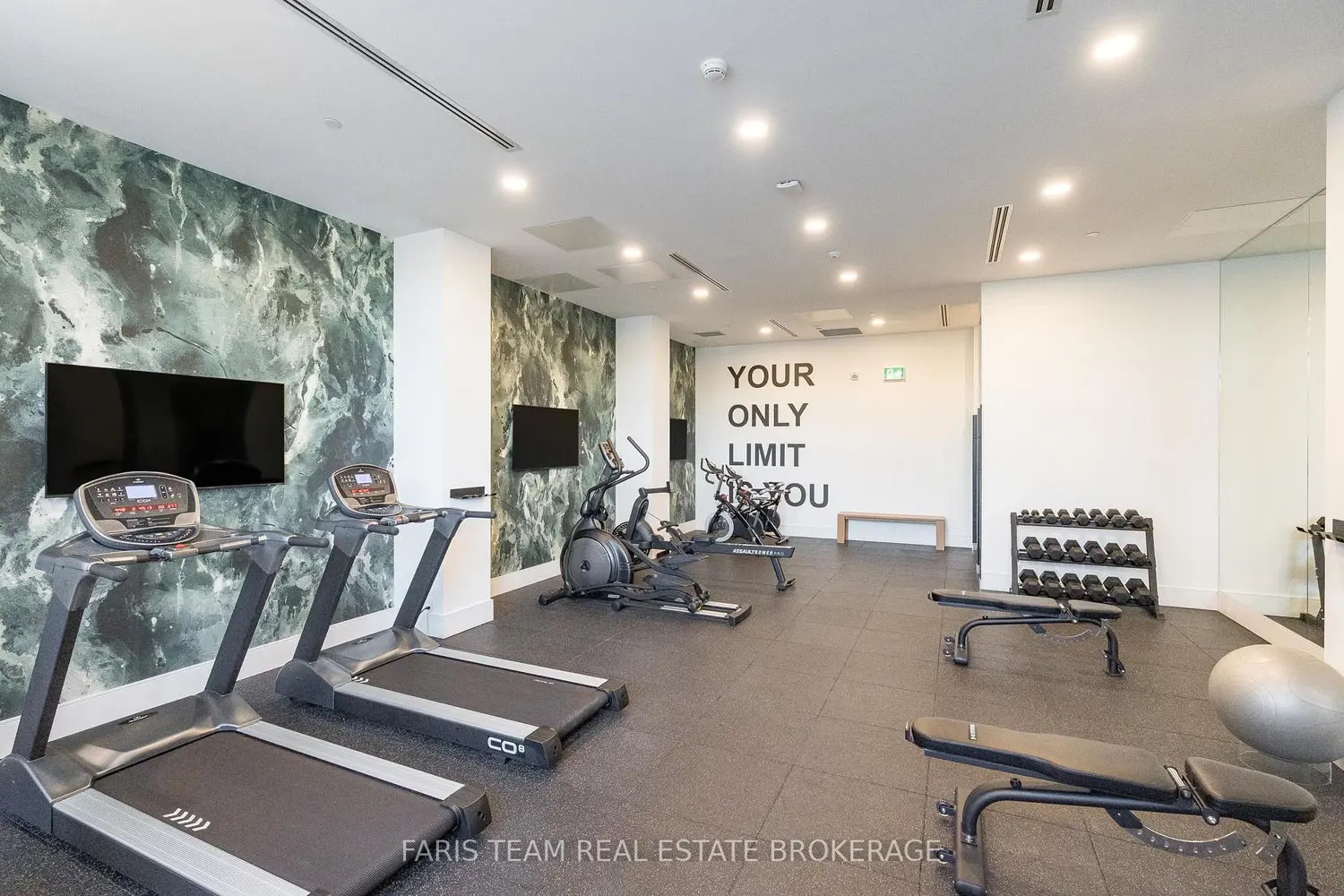 Additional image 15 of 31 Huron Street 216