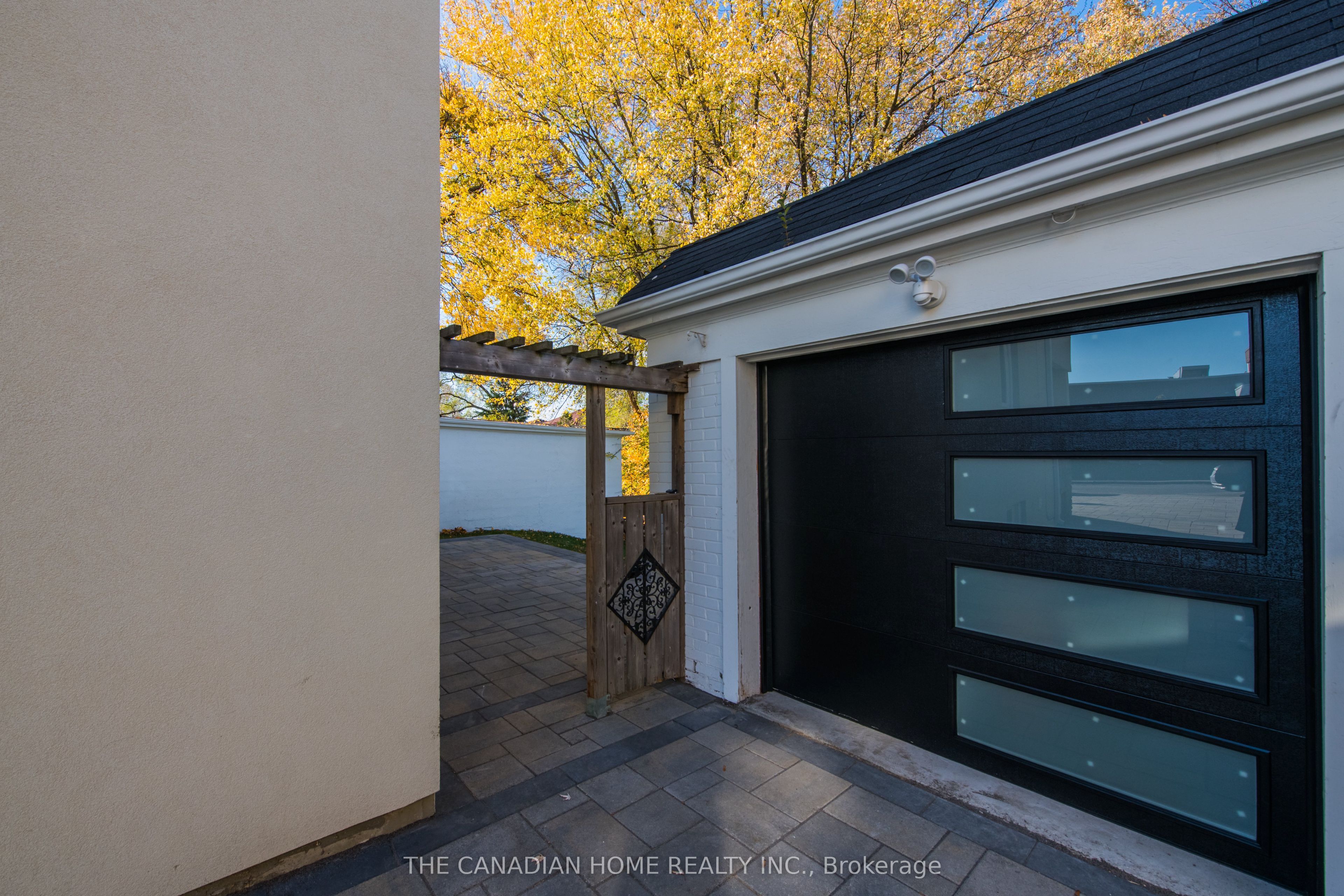 Additional image 3 of 8 Clearview Heights, Toronto, ON, M6M 1Z9