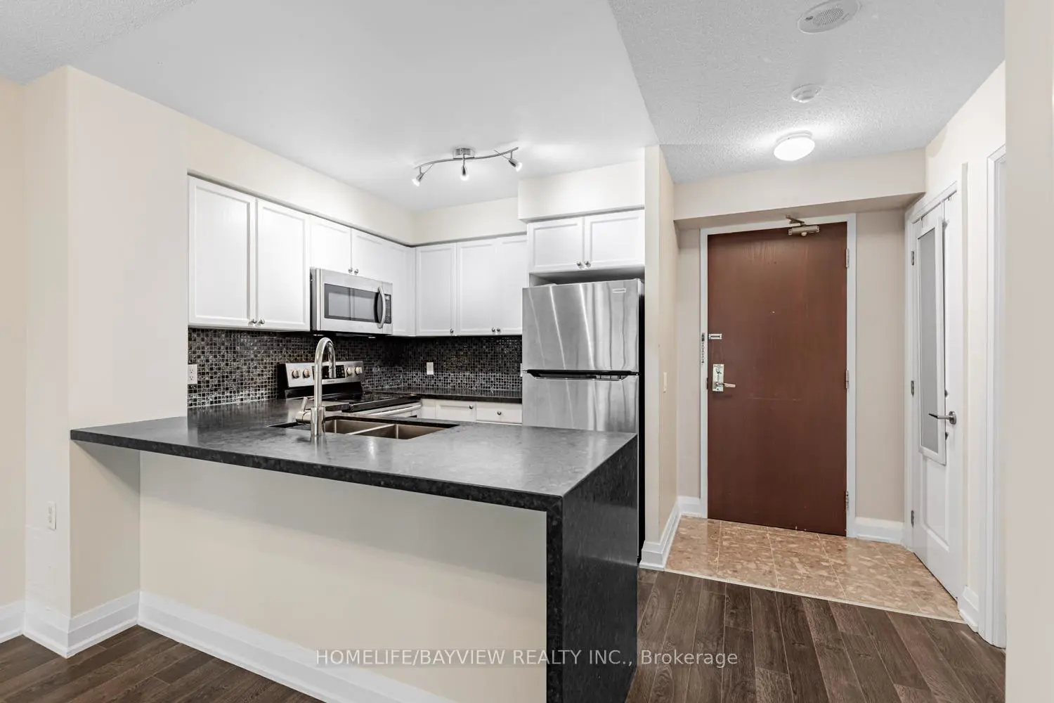 Additional image 3 of 18 Parkview Avenue 1015