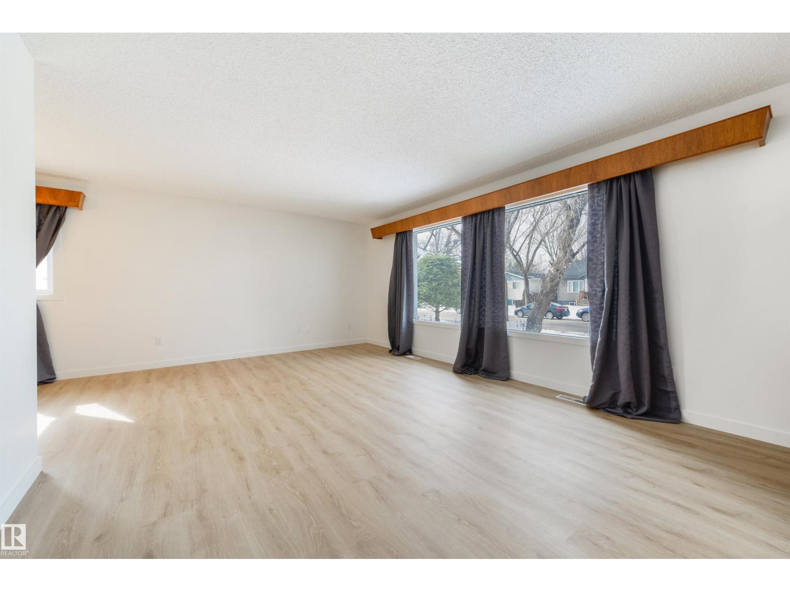 Additional image 5 of 9613 151 Street NW, Edmonton, AB, T5P1S5