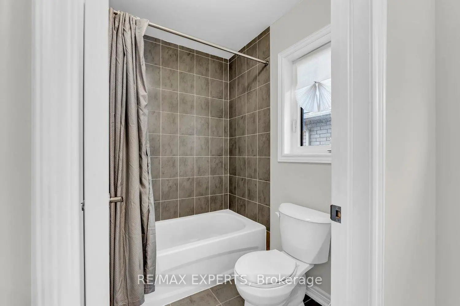 Additional image 14 of 1438 Davis Loop