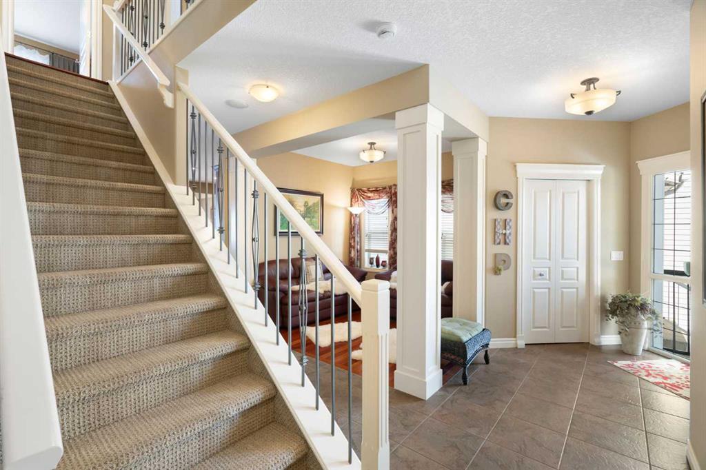 Additional image 5 of 40 Bridleridge Lane SW, Calgary, AB, T2Y 5H6
