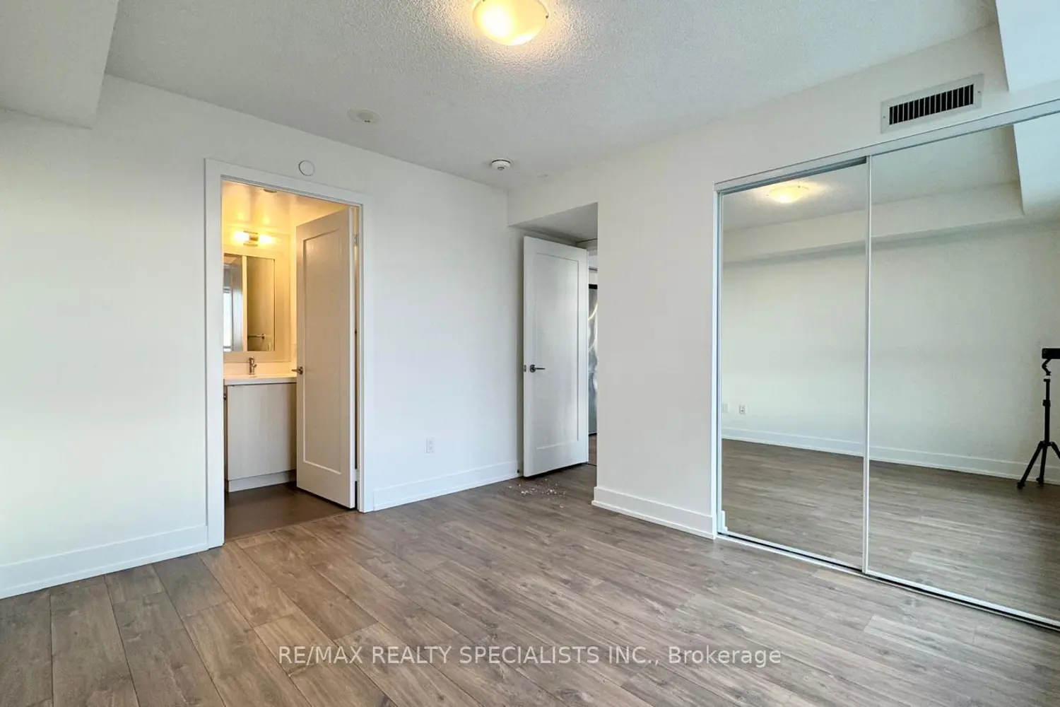 Additional image 10 of 7 Mabelle Avenue 2909