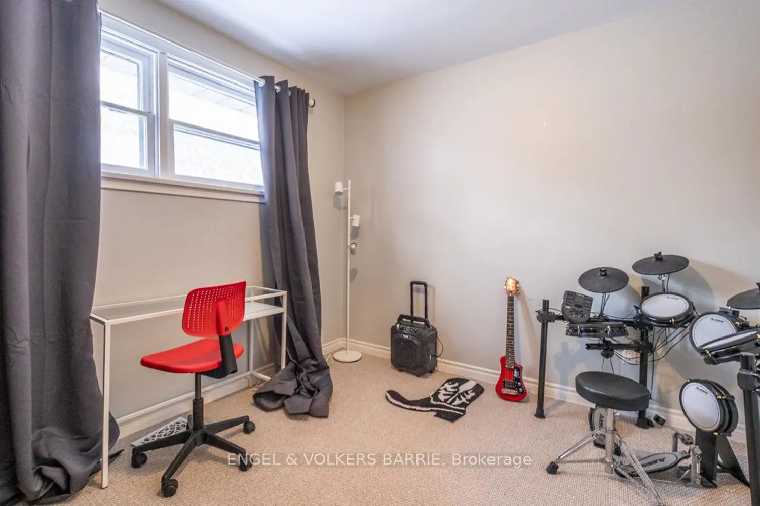 Additional image 13 of 1990 Victoria Street