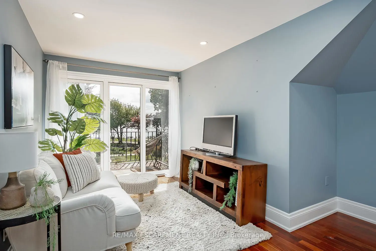 Additional image 11 of 2428 Lakeshore Road