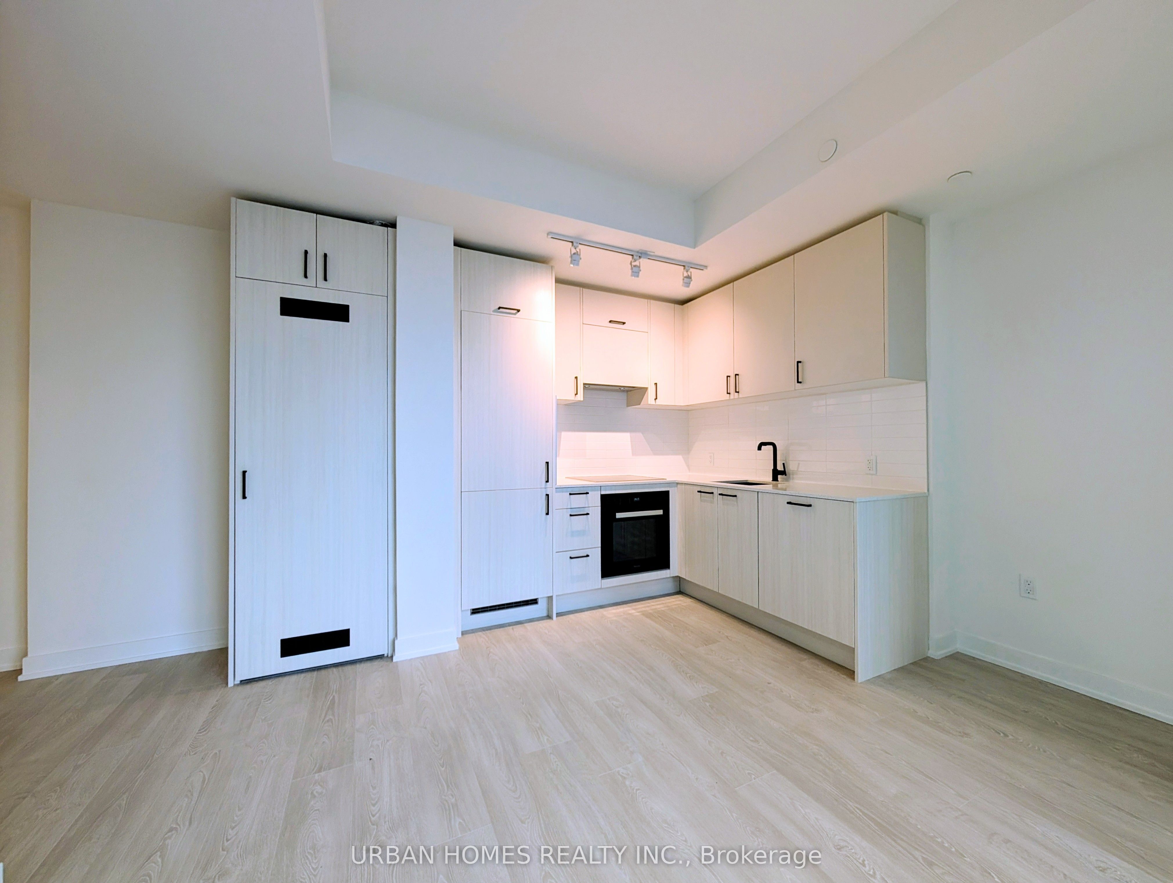 Additional image 3 of 2204-1 Quarrington Lane, Toronto, ON, M3C 0S4