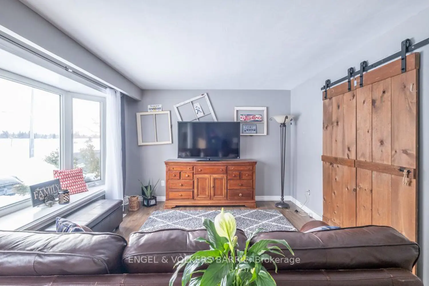 Additional image 7 of 1990 Victoria Street