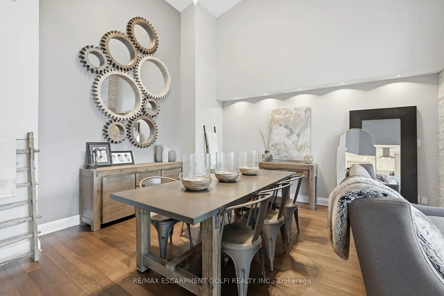 Additional image 8 of 3230 New Street 3