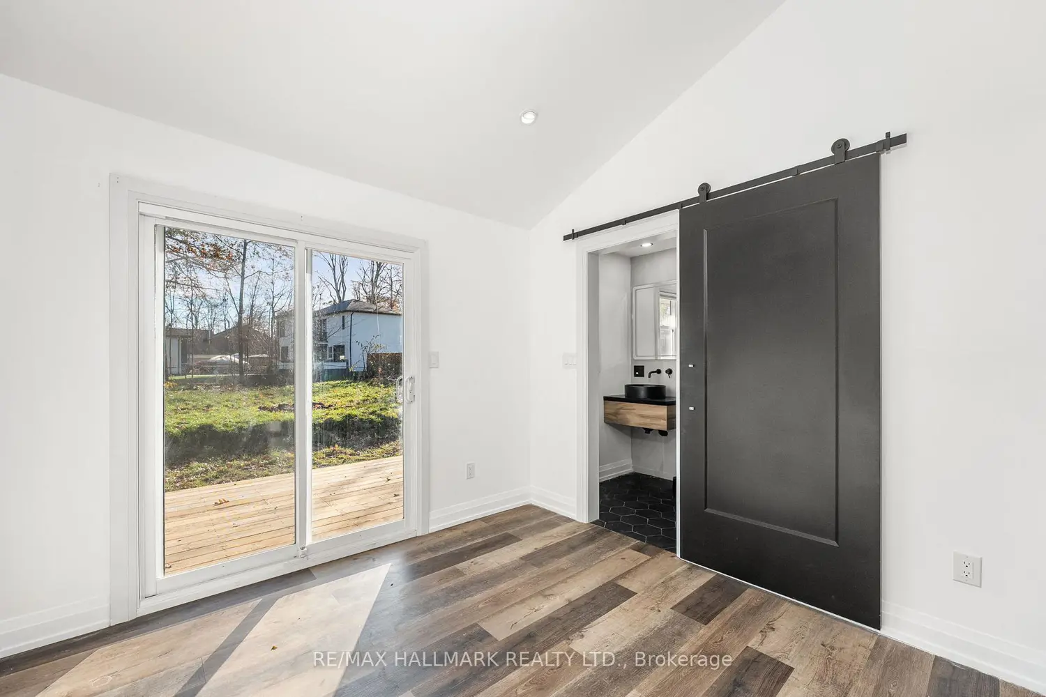 Additional image 10 of 43 Lakeside Drive