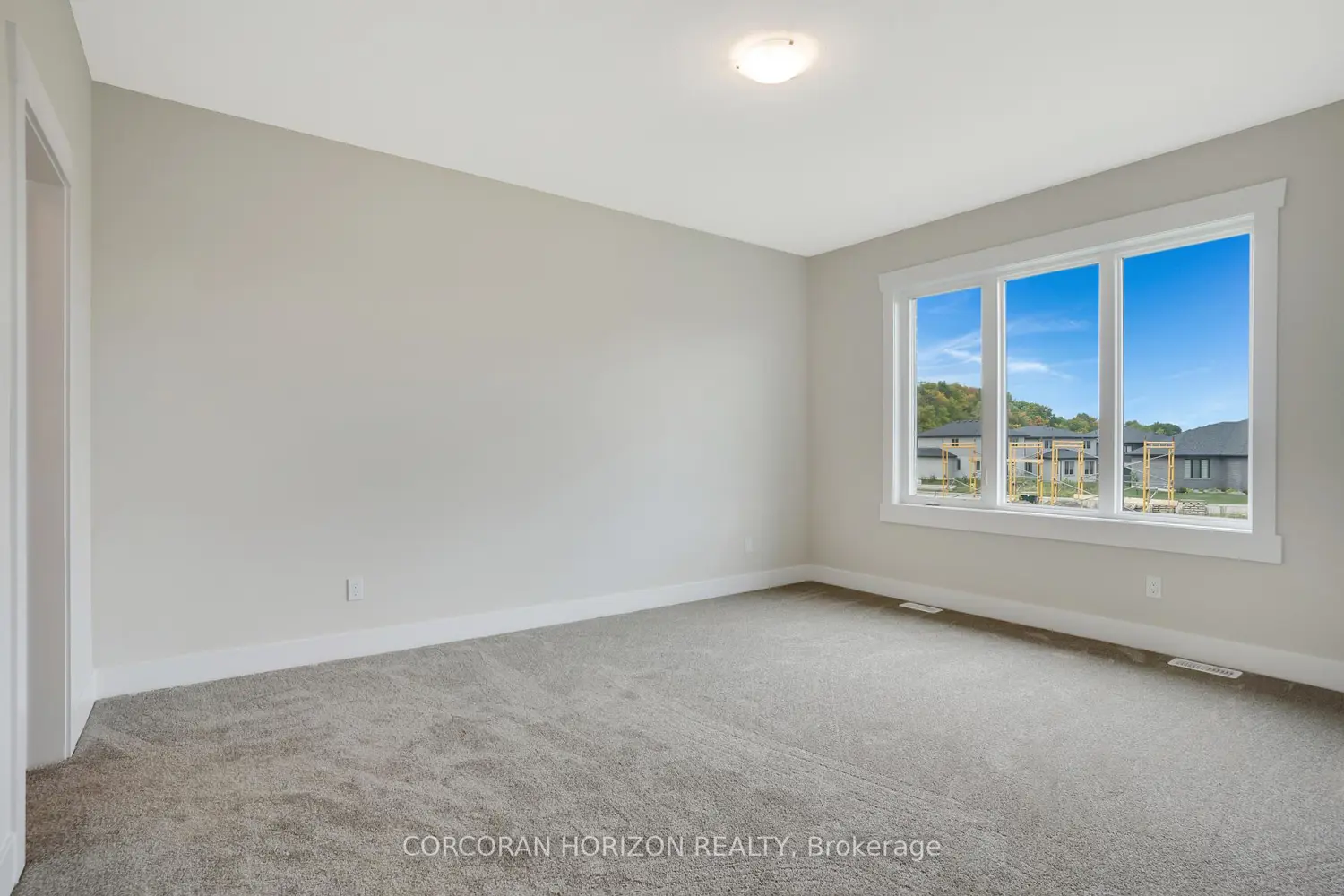 Additional image 6 of 24 Moon Crescent