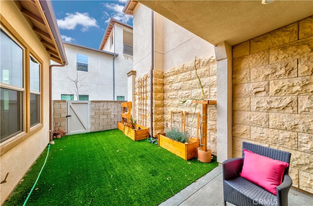 Additional image 68 of 191 Frame, Irvine, CA 92618