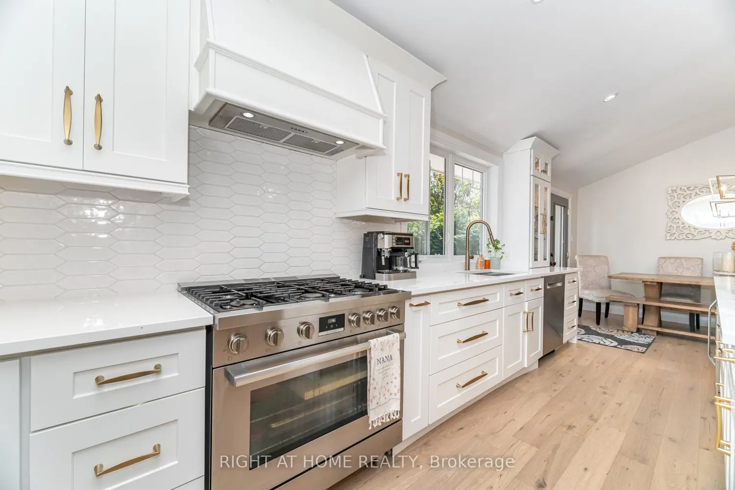 Additional image 7 of 5188 Cherryhill Crescent