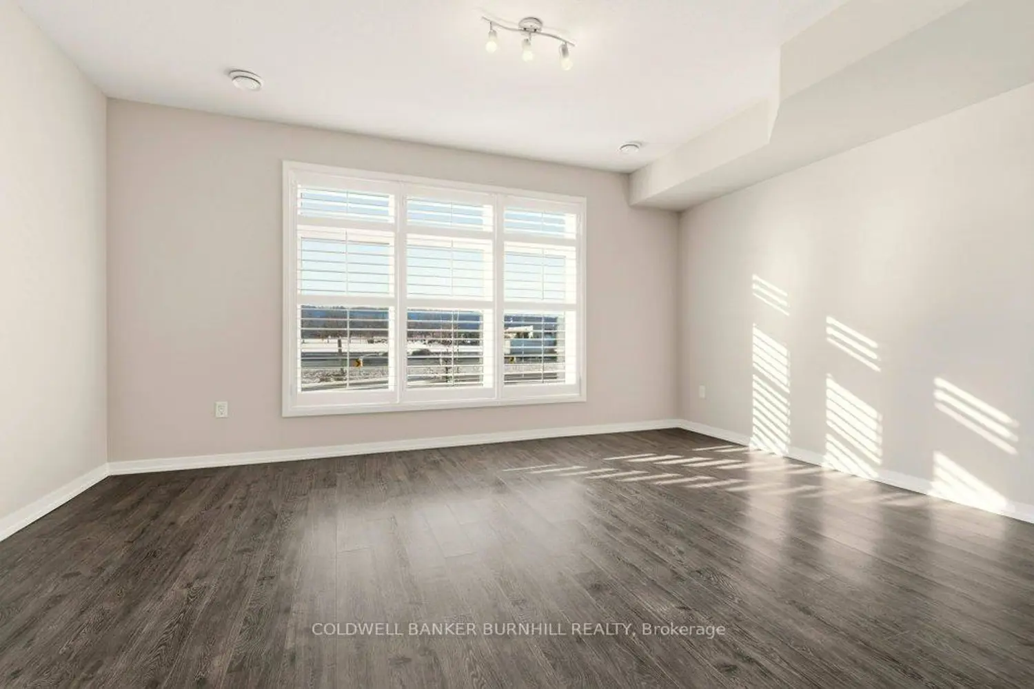 Additional image 7 of 510 North Service Road 13