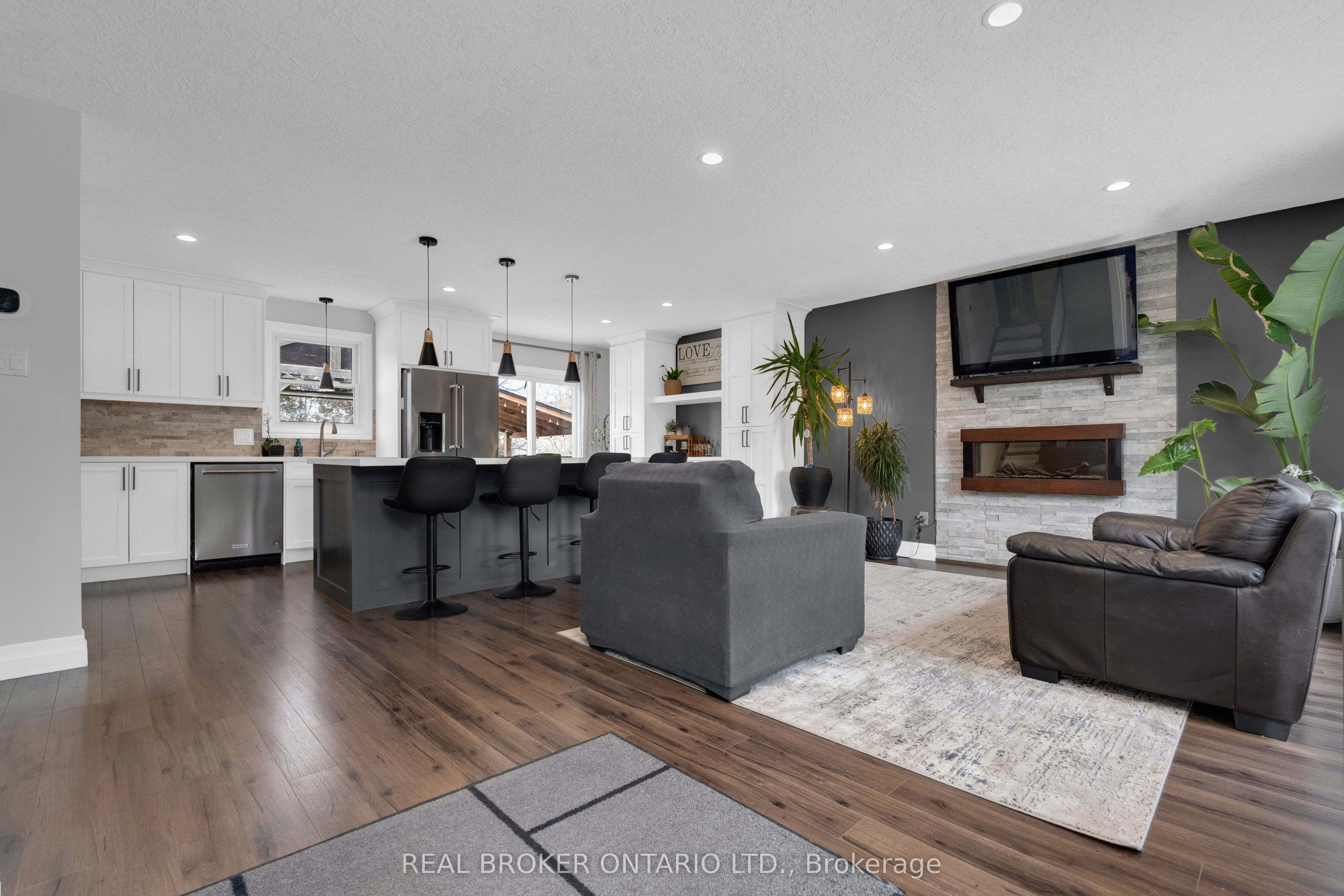 Additional image 5 of 213 Centre Street, Essa, ON, L0M 1B0