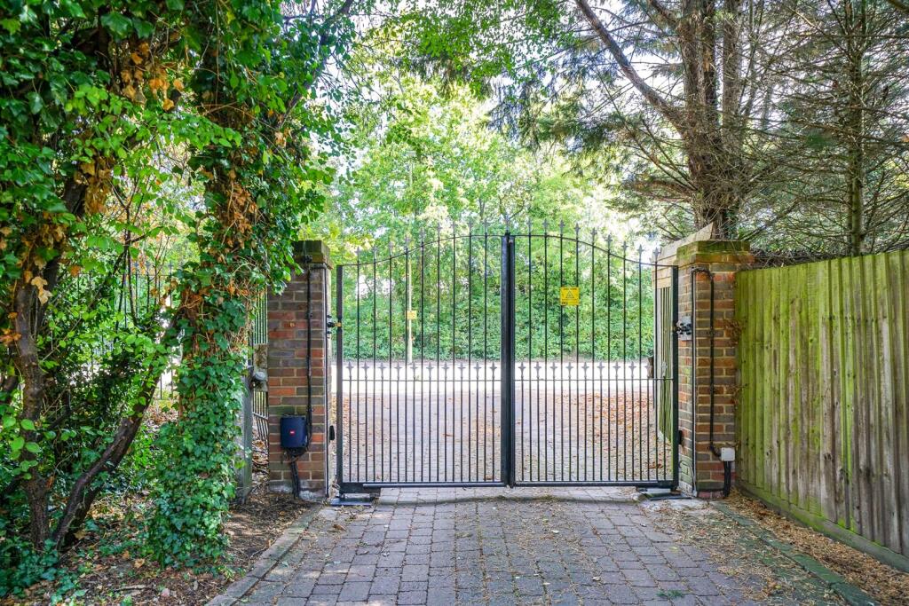 Additional image 33 of St. Andrews Drive, St. Albans