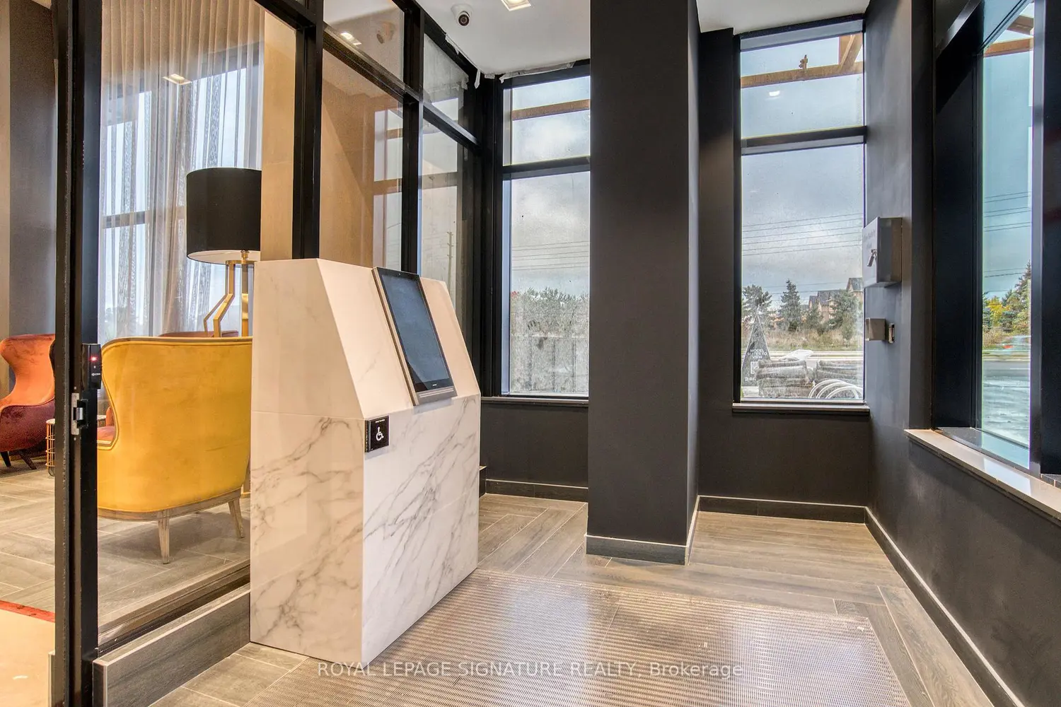 Additional image 3 of 395 Dundas Street 234