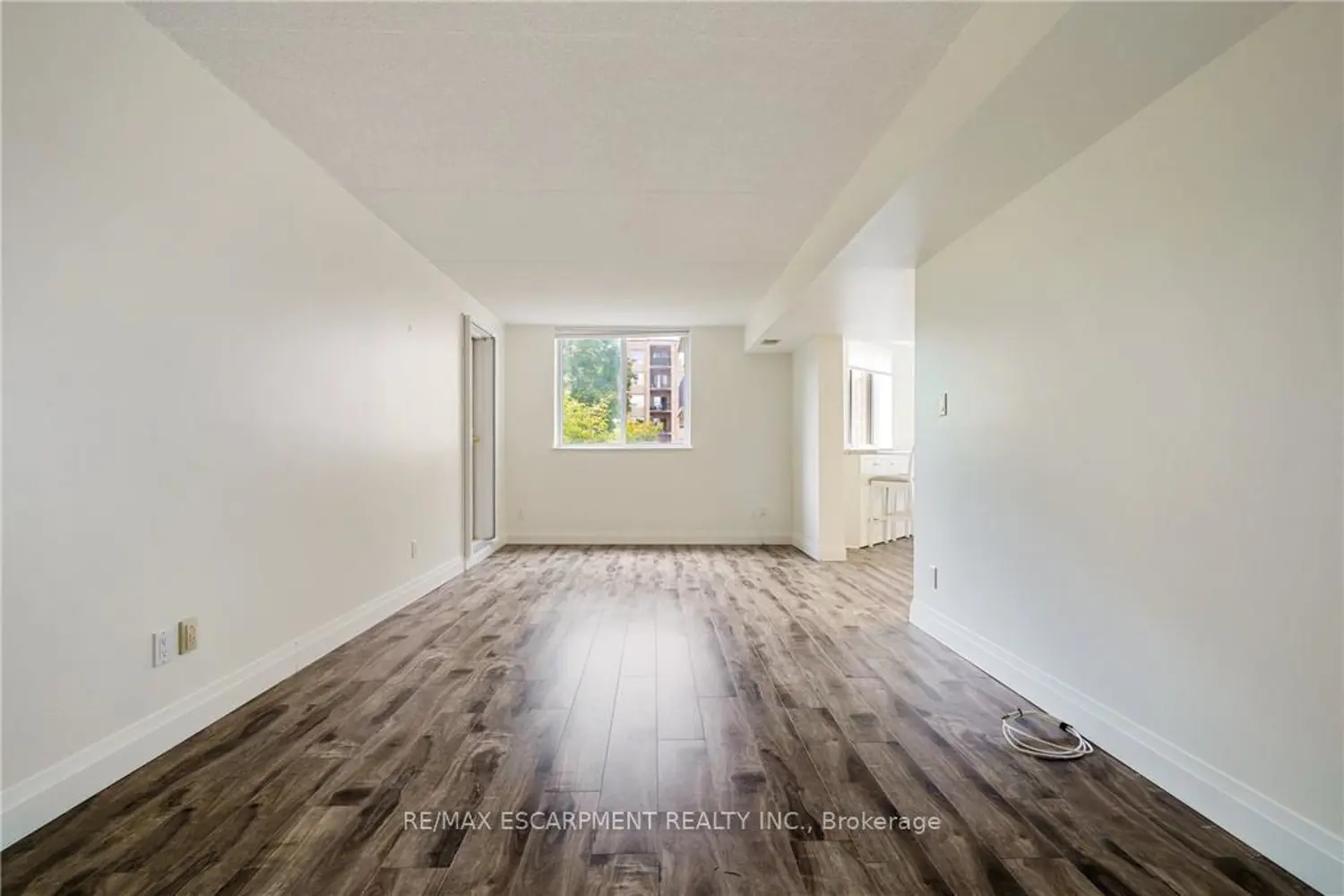 Additional image 6 of 3499 Upper Middle Road #211