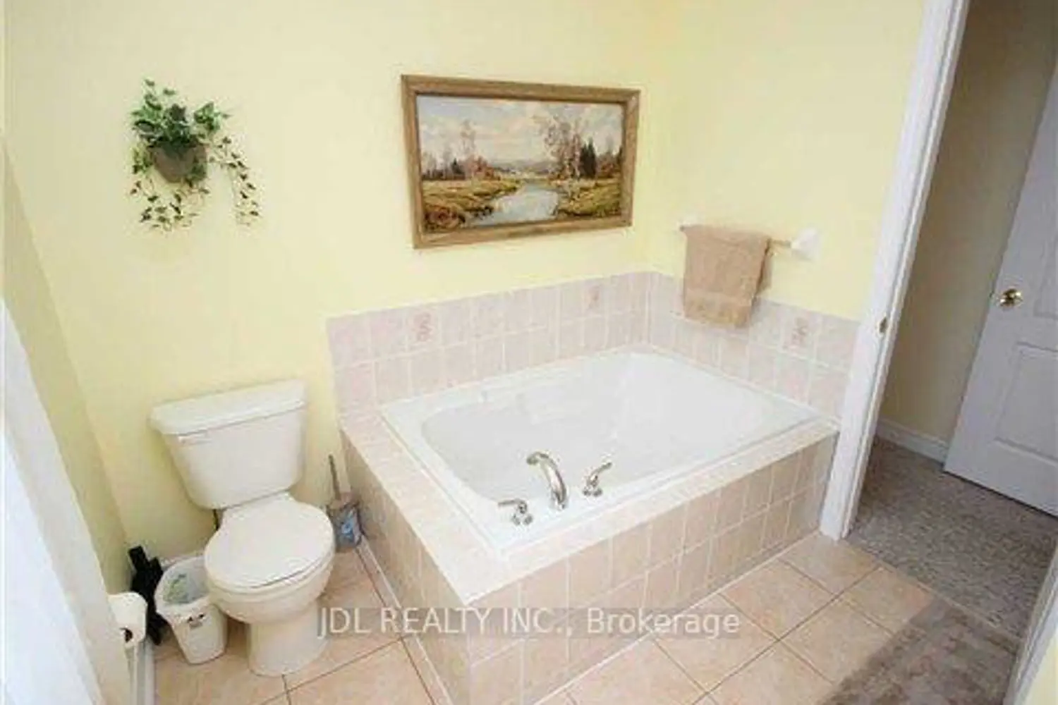 Additional image 11 of 1919 Bur Oak Avenue