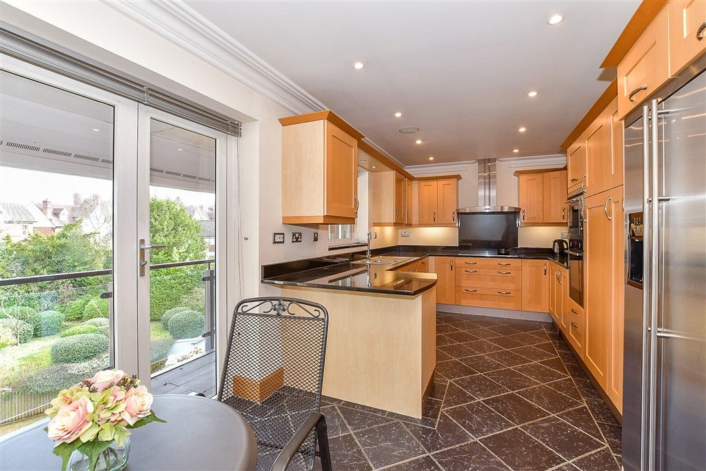 Additional image 3 of 3 bed flat for saleWarberry Park Gardens, Tunbridge Wells, Kent TN4