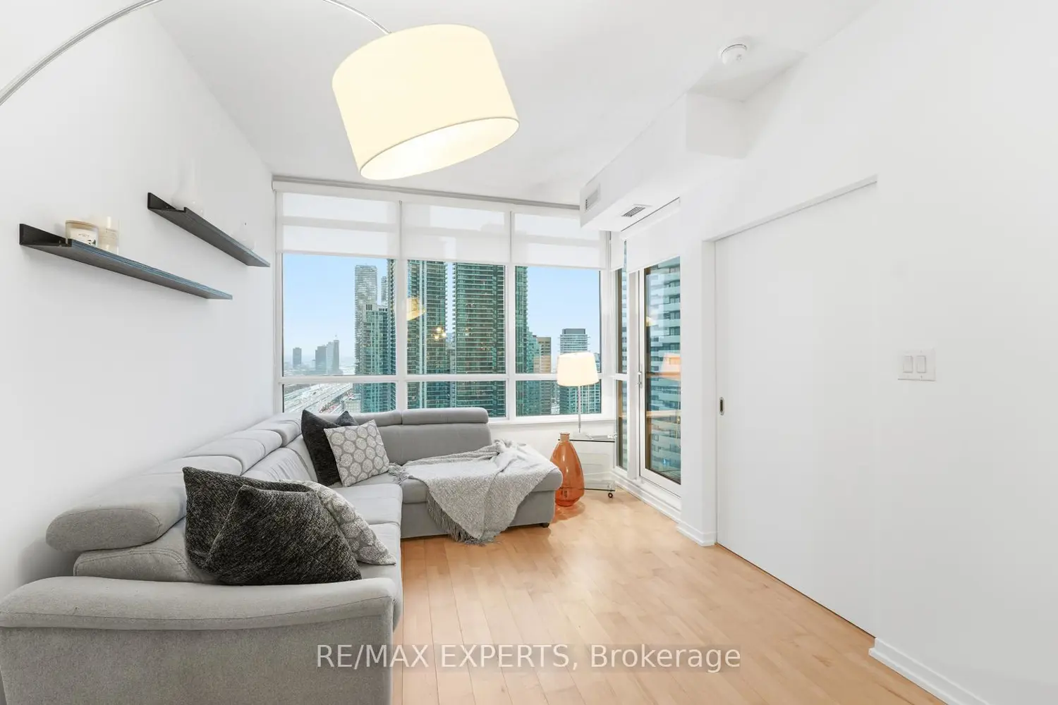 Additional image 9 of 55 Bremner Boulevard 2405