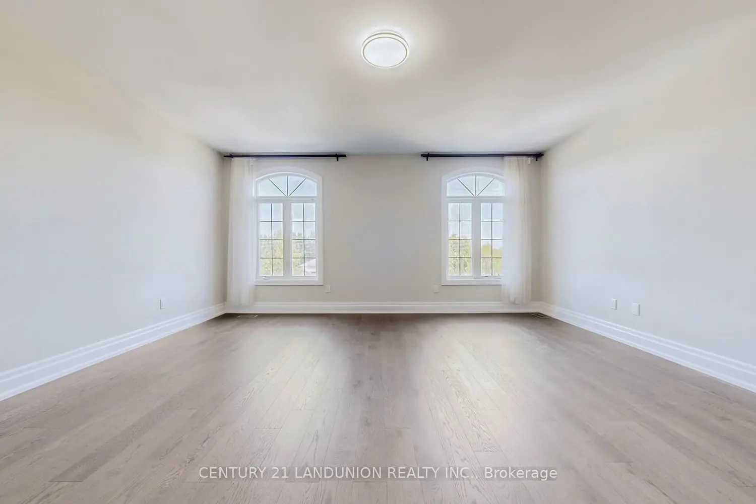 Additional image 11 of 234 Touch Gold Crescent