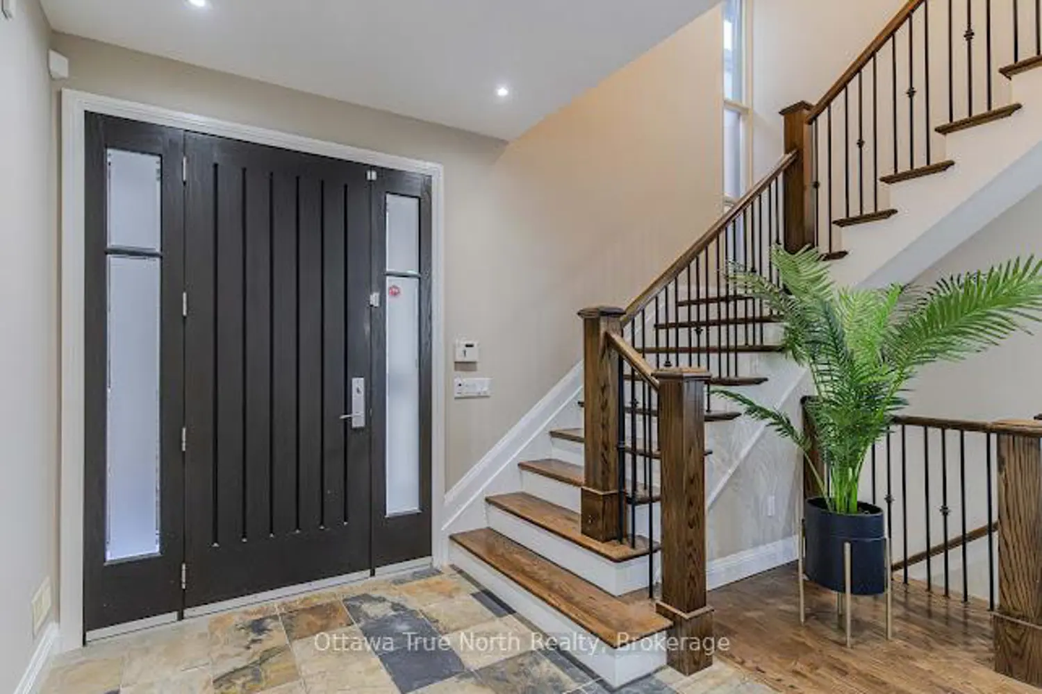 Additional image 3 of 105 Black Maple Private