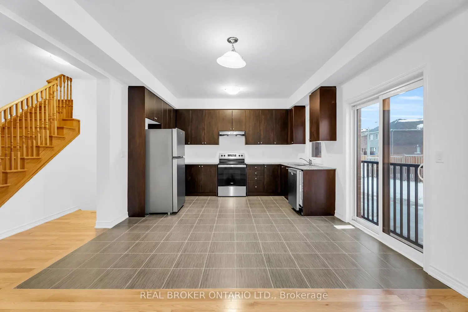 Additional image 7 of 398 Vandusen Avenue