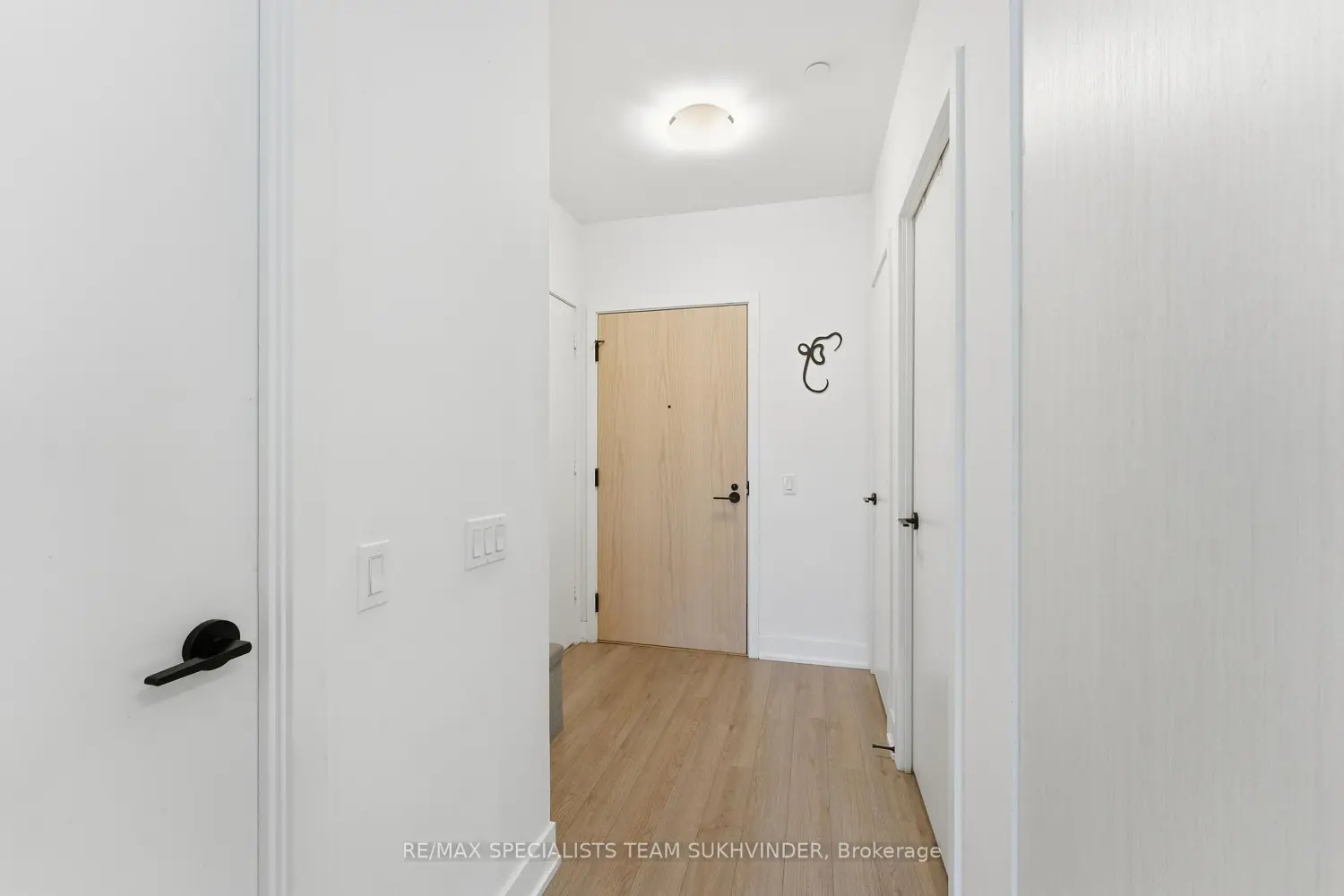 Additional image 4 of 50 George Butchart Drive 111