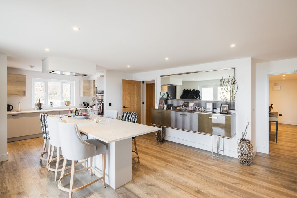 Additional image 3 of 3 bed flat for saleLa Route De La Pulente, St. Brelade, Jersey JE3