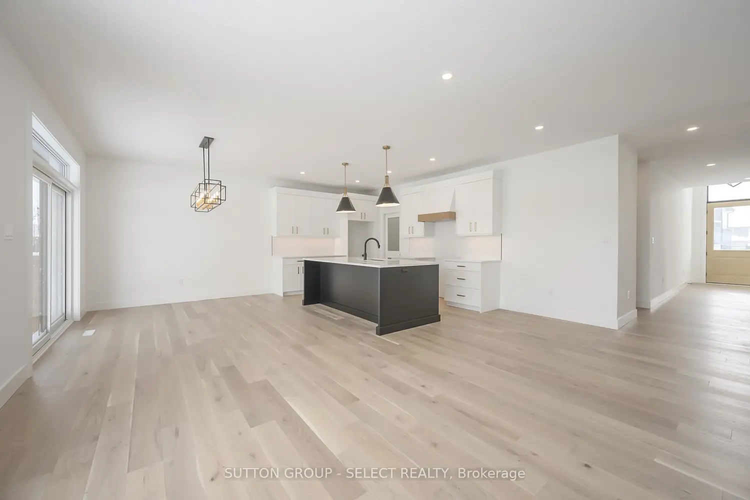 Additional image 3 of 1898 Fountain Grass Drive