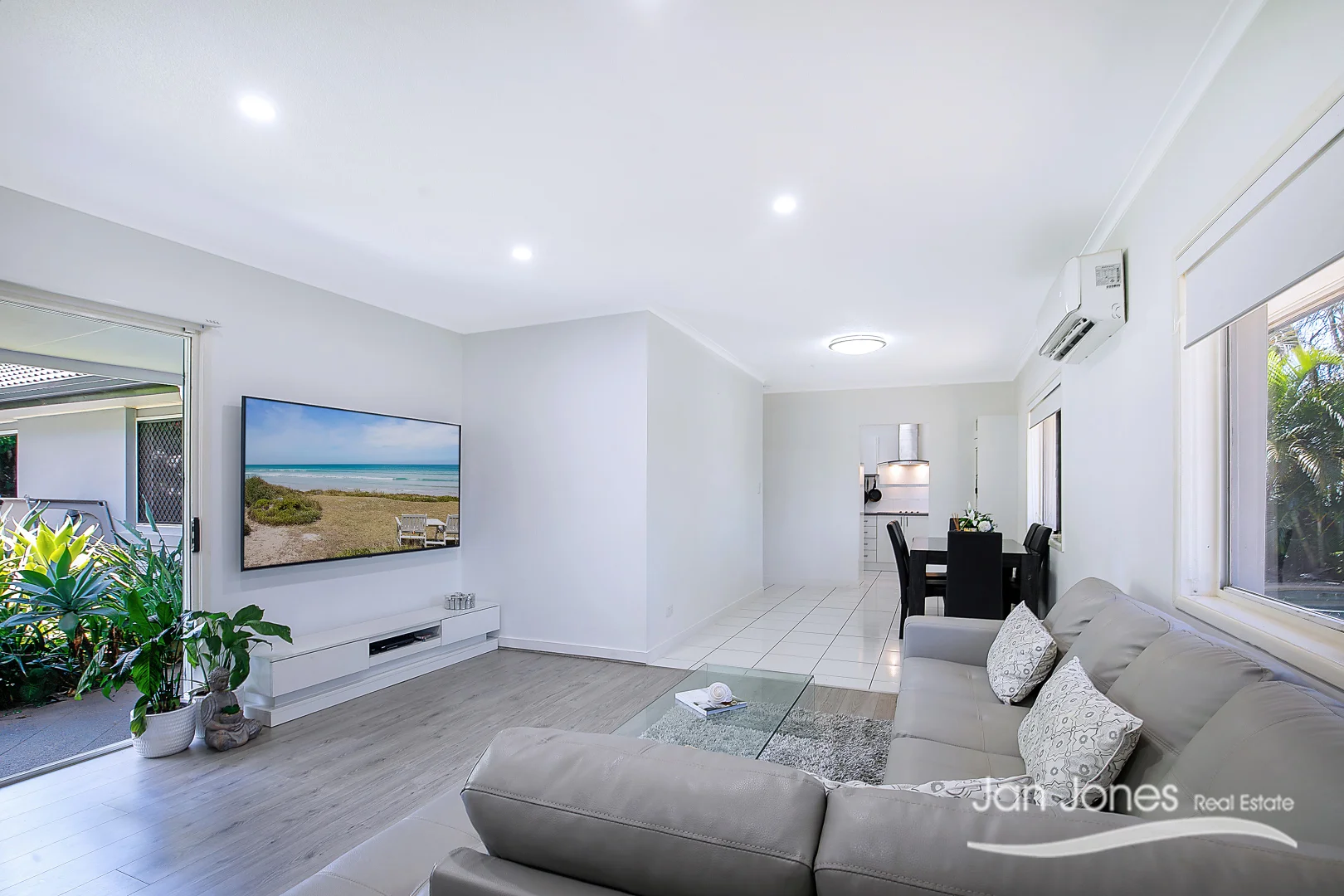 Additional image 4 of 6 Arizonica Drive, Clontarf QLD 4019